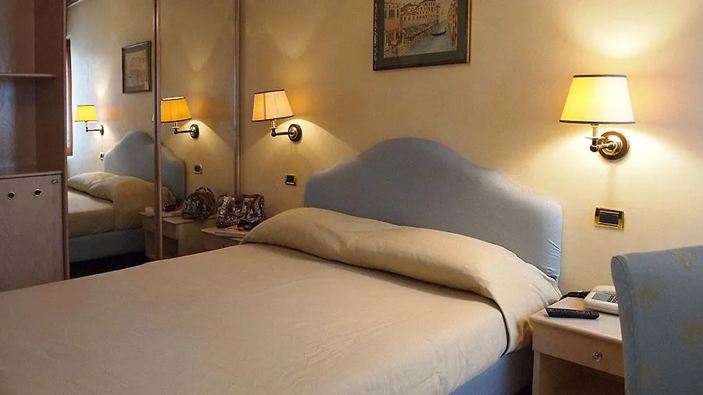 Residenza Favaro Venise 0*,
