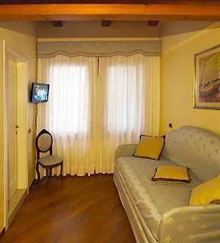 ונציה Residenza Favaro מלון